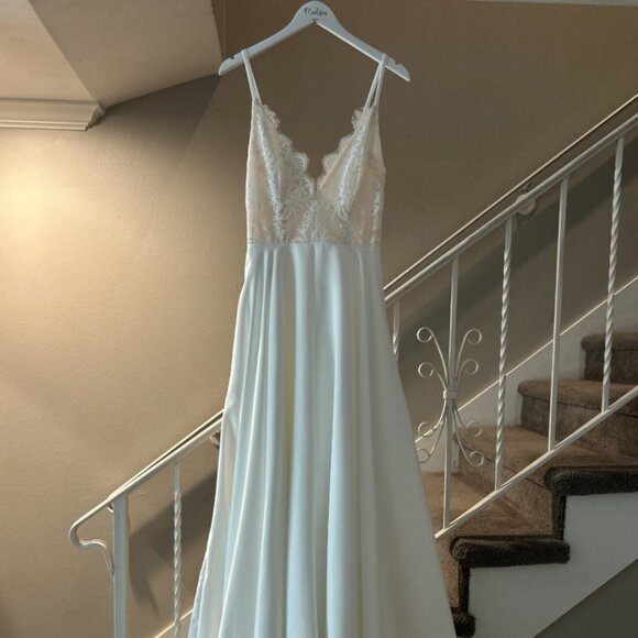 Tara LaTour Dresses & Skirts - Wedding Dress!